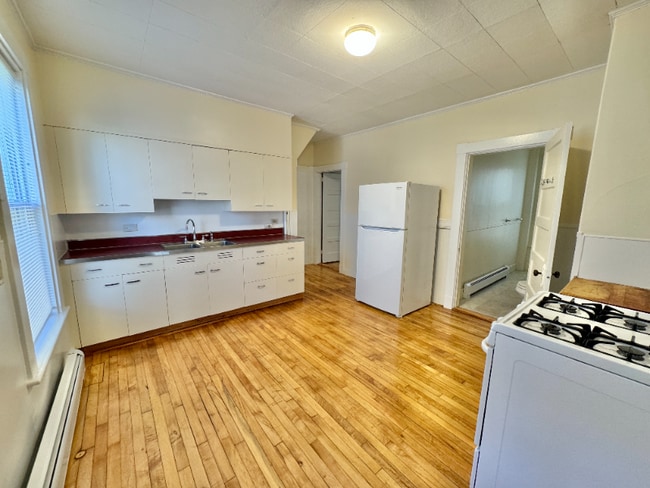 66 Center St in Bangor, ME - Building Photo - Building Photo