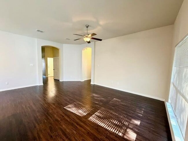 1106 Merganser Way in Robinson, TX - Building Photo - Building Photo