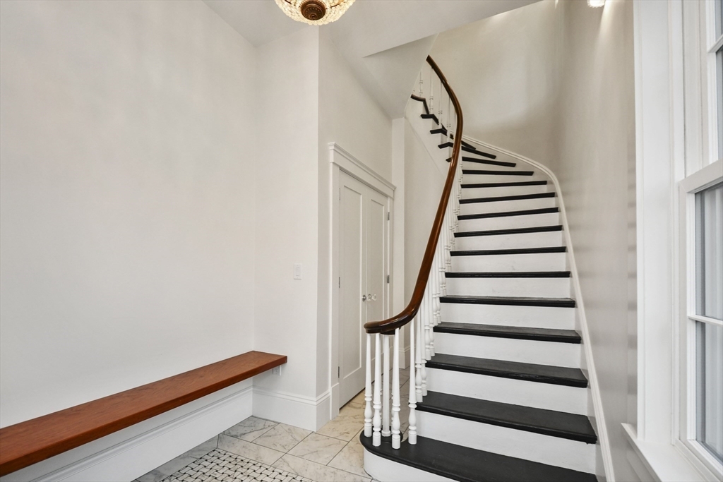 30 E Main St in Westborough, MA - Building Photo