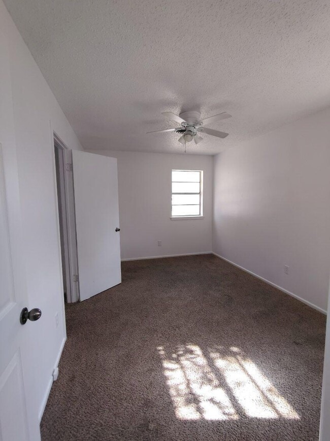 property at 5608-5615 15th St