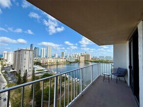 290 174th St in Sunny Isles Beach, FL - Building Photo - Building Photo