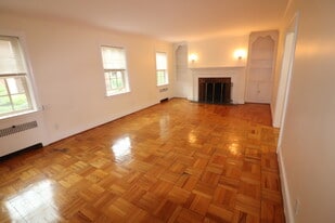 312 Washington St, Unit 2-1 in Wellesley, MA - Building Photo