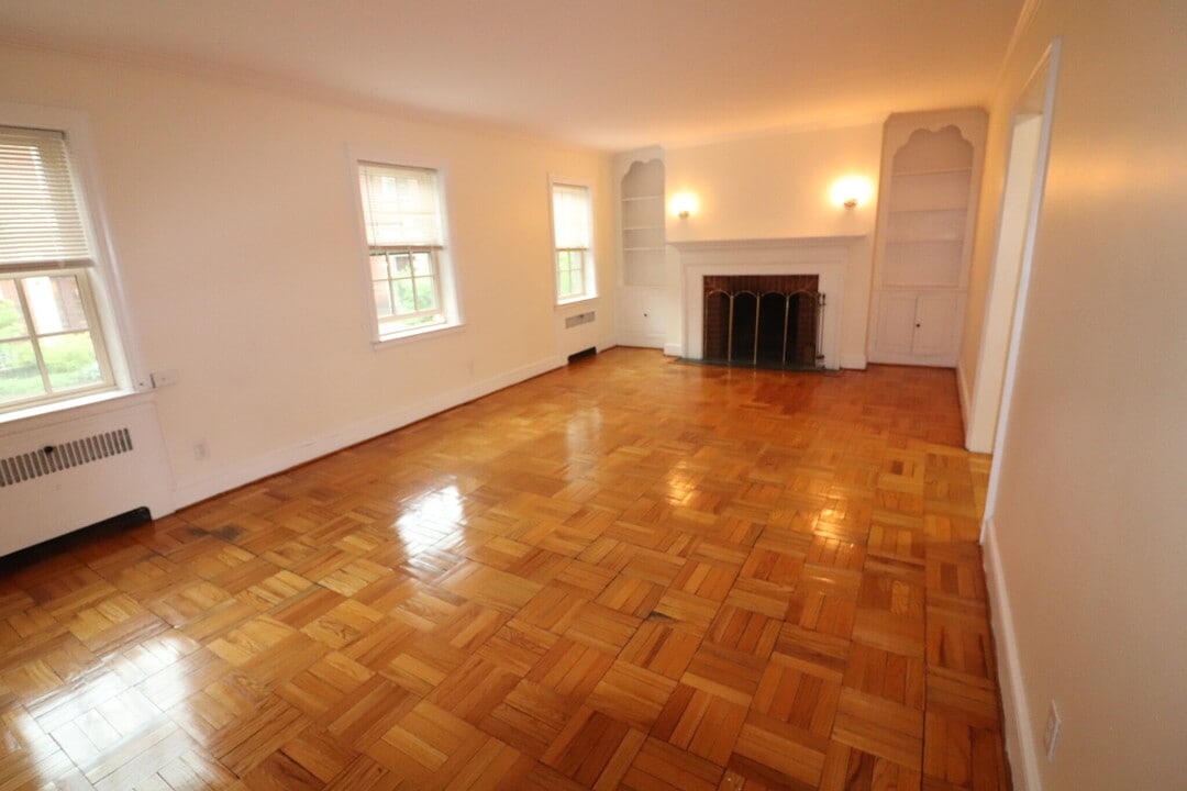 312 Washington St in Wellesley, MA - Building Photo
