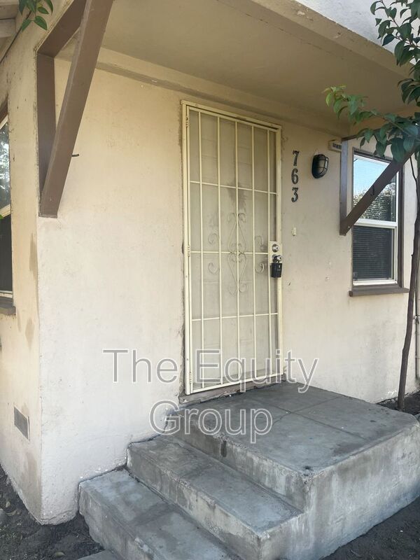 763 Mariposa Ave in Tulare, CA - Building Photo - Building Photo