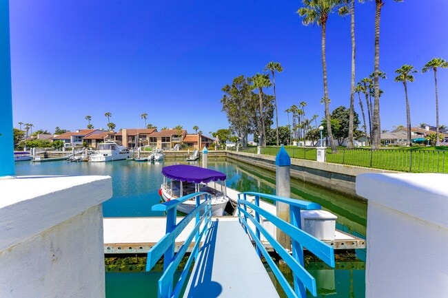 101 Kingston Ct W in Coronado, CA - Building Photo - Building Photo