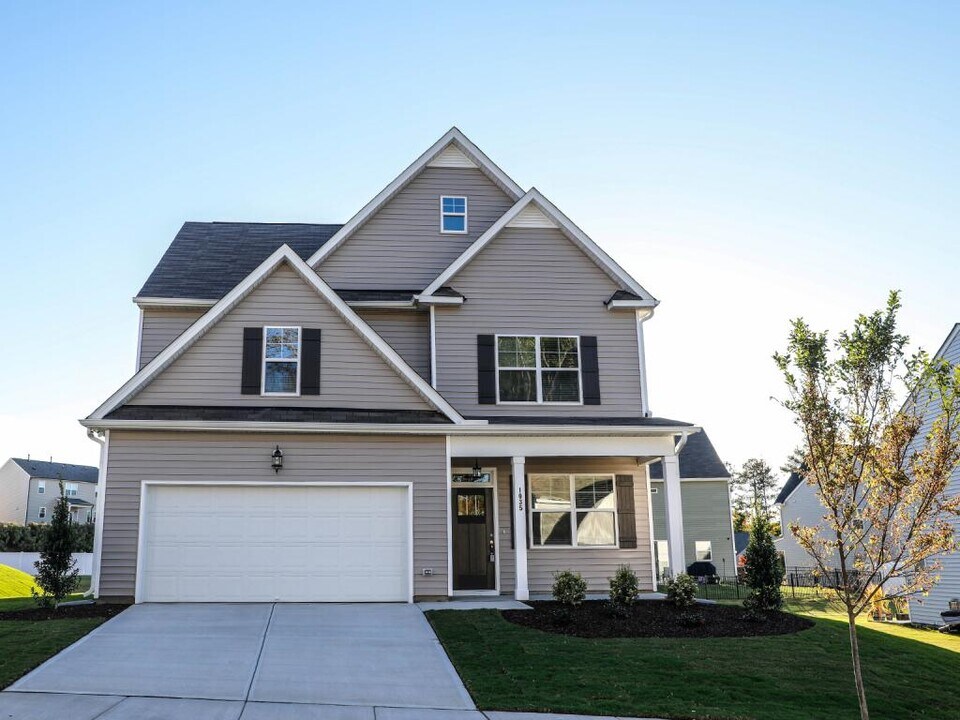 1035 Gallivant Way in Wake Forest, NC - Building Photo