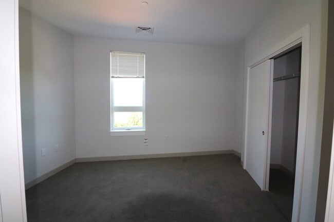 162 Washington St, Unit 1433 in Boston, MA - Foto de edificio - Building Photo