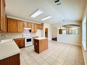 468 Clarence Ct in Buda, TX - Building Photo - Building Photo