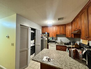 620 Boston Ave, Unit #5E in Medford, MA - Building Photo - Building Photo