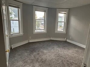 86 Hamilton St, Unit 10 in Worcester, MA - Foto de edificio - Building Photo