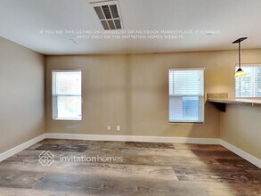 511 Warminster Ave in Las Vegas, NV - Foto de edificio - Building Photo