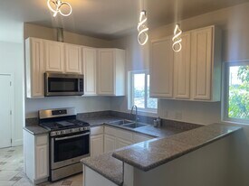 704 S Soto St in Los Angeles, CA - Building Photo