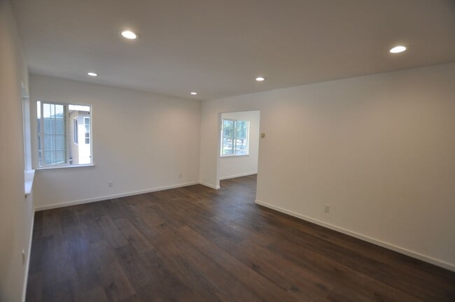 655 Fairmont Ave in Mountain View, CA - Foto de edificio - Building Photo