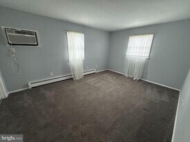 43 S Main St in Woodstown, NJ - Building Photo