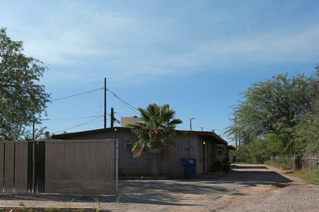 5836-5848 E 24th St in Tucson, AZ - Foto de edificio