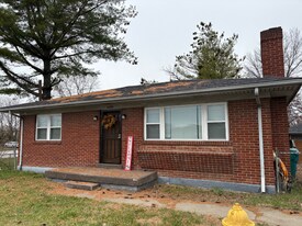 4408 Cane Run Rd in Louisville, KY - Building Photo