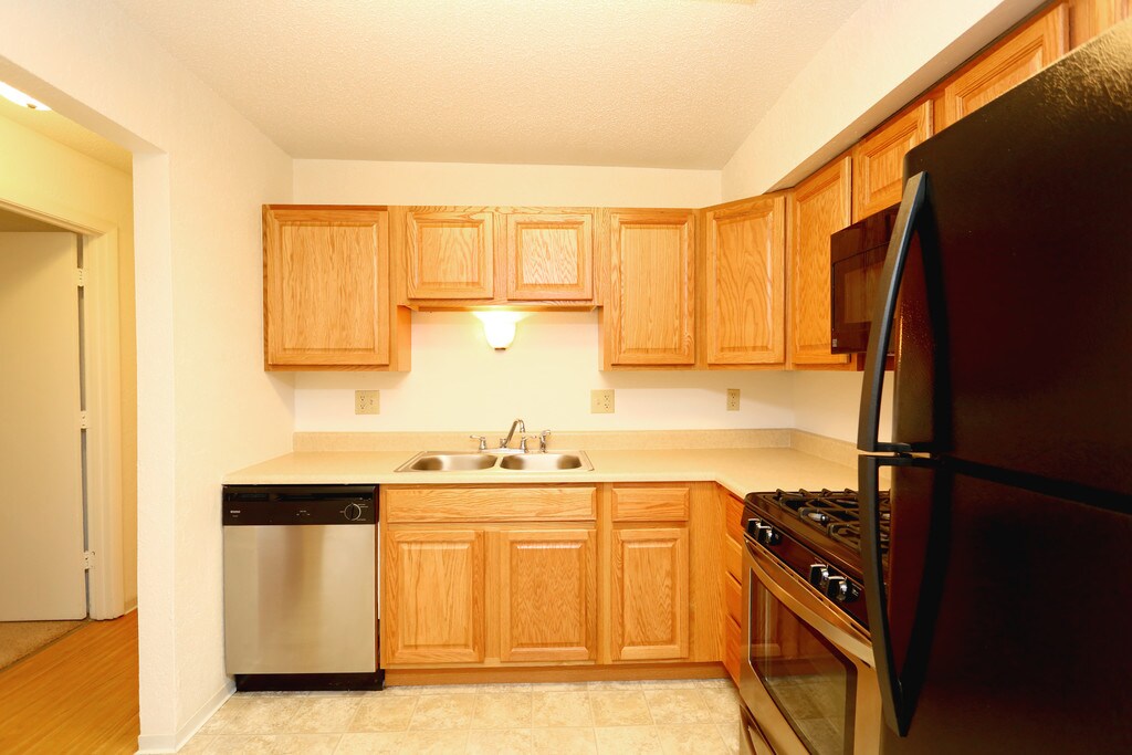 Crestview St. Charles, MO Apartments