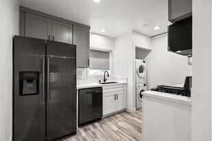 2743 Fairmount St. in Los Angeles, CA - Building Photo