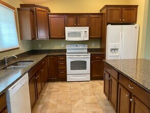 1319 Pinecrest Ln, Unit 1319 in Onalaska, WI - Building Photo - Building Photo