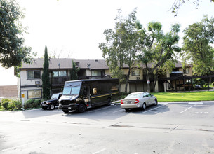 Grove Side Apartments in Garden Grove, CA - Building Photo - Building Photo