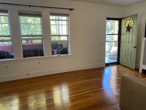 17 Lorne Rd, Unit 17 in Arlington, MA - Building Photo - Building Photo