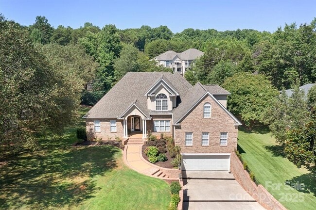 126 Emerald Dr