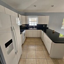 8330 SW 96th Pl in Miami, FL - Building Photo - Building Photo