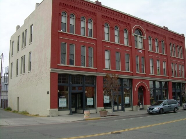 Wilson Hotel Apartments in Anacortes, WA - Building Photo - Building Photo