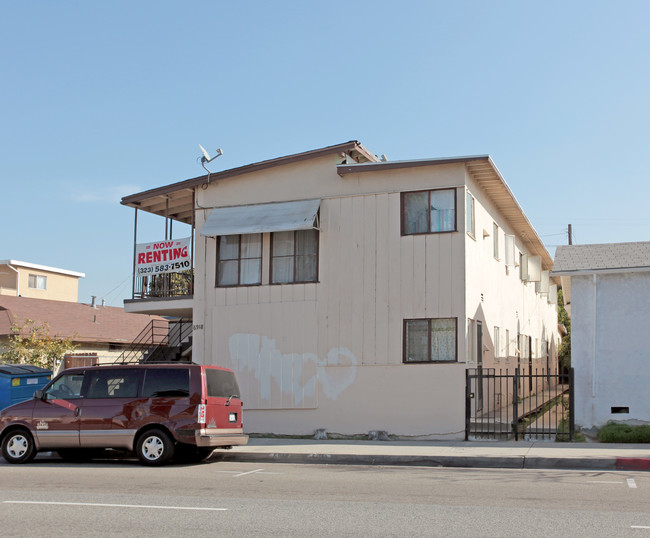 6918 Miles Ave in Huntington Park, CA - Foto de edificio - Building Photo