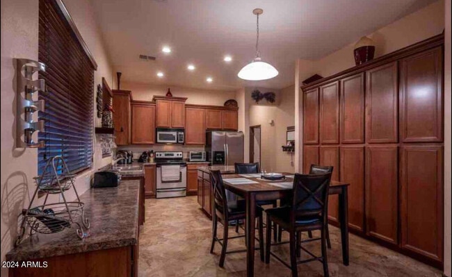 11060 W Jefferson St in Avondale, AZ - Building Photo - Building Photo