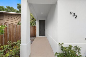 633 55th St in West Palm Beach, FL - Building Photo - Building Photo