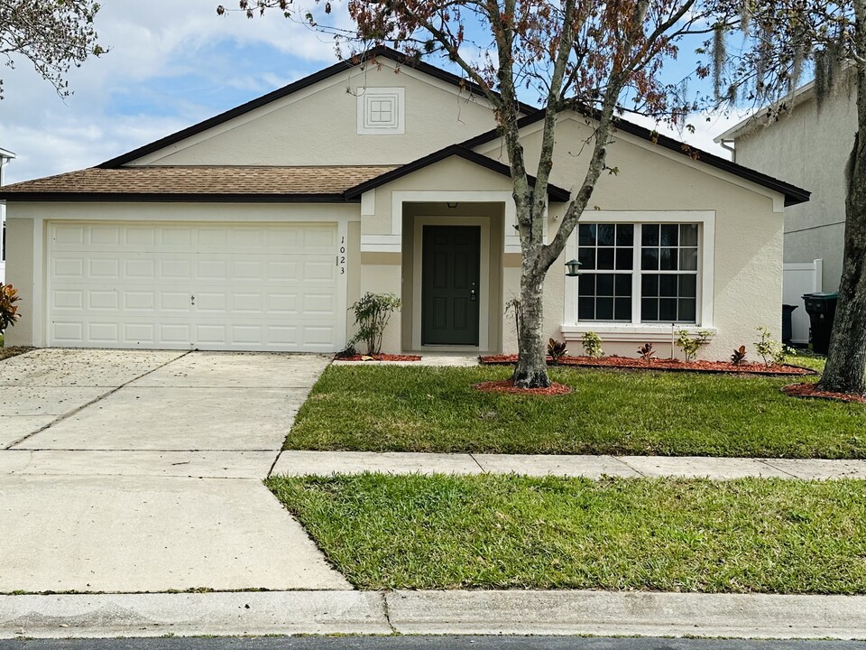 1023 Seneca Falls Dr in Orlando, FL - Building Photo