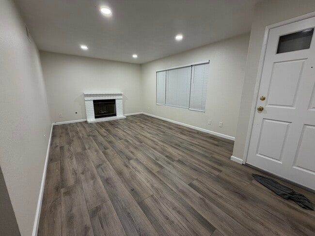 10242 Kamwood Pl in San Diego, CA - Building Photo - Building Photo