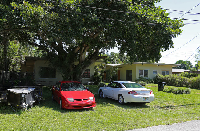 1409-1413 NE 17th St in Fort Lauderdale, FL - Building Photo - Building Photo