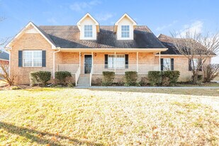 1136 Lakes Edge Dr in Murfreesboro, TN - Building Photo