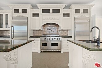 620 Cole Pl in Beverly Hills, CA - Foto de edificio - Building Photo
