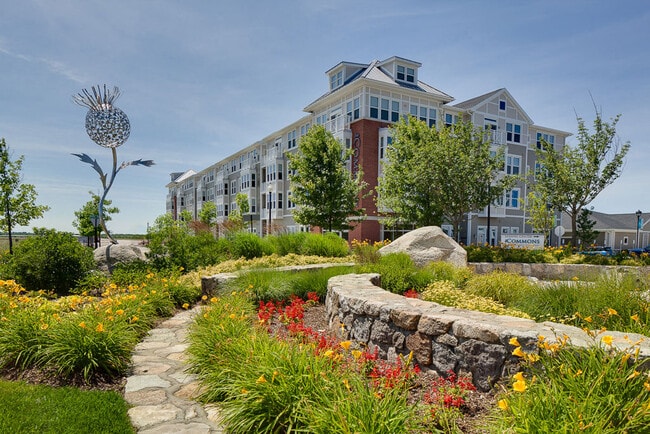 The Commons at SouthField in Weymouth, MA - Foto de edificio - Building Photo