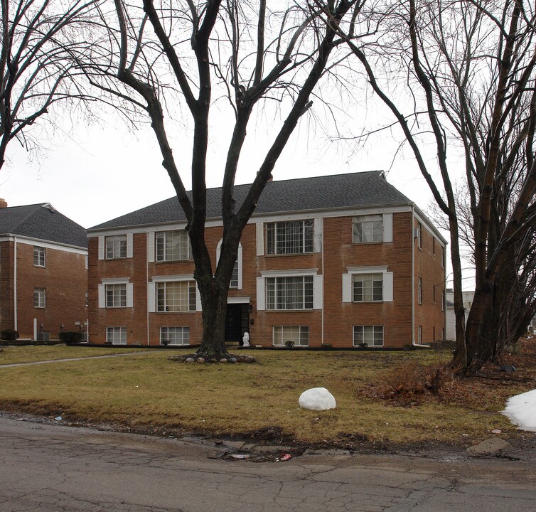 25 N Pershing Ave in Akron, OH - Foto de edificio