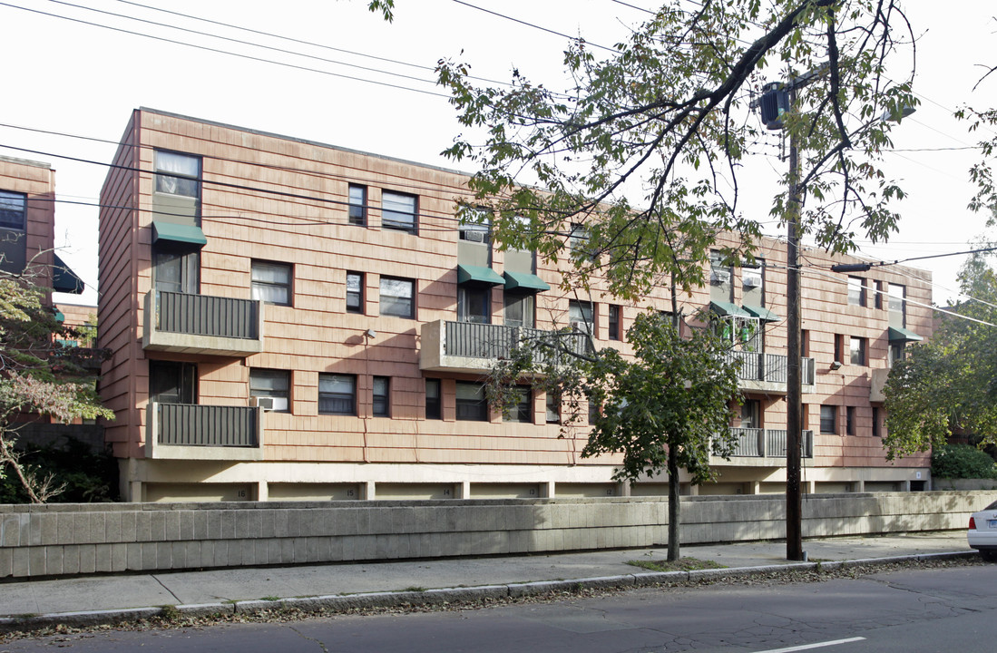 Apartments at 65 Dwight Street in New Haven, CT - Building Photo