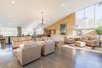 Devlin's Pointe in Allison Park, PA - Building Photo - Interior Photo