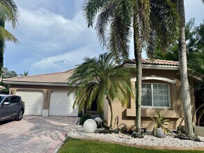 10772 NW 71st St in Doral, FL - Building Photo - Building Photo