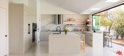 3382 Scadlock Ln in Los Angeles, CA - Building Photo - Building Photo