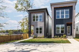 2107 Courtney Ave, Unit A in Nashville, TN - Building Photo - Building Photo