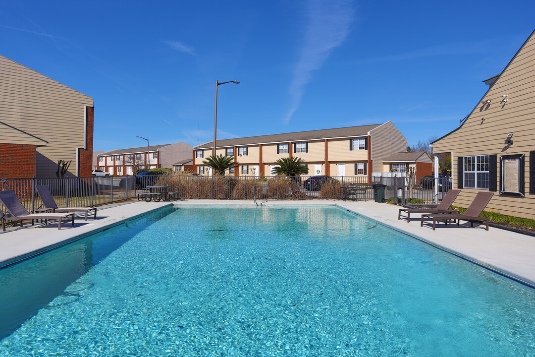 Richmond Apartments in Warner Robins, GA - Building Photo