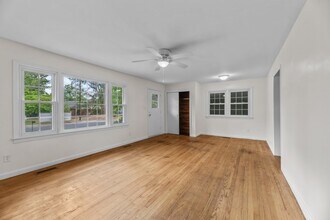 607 Pinetree Dr in New Bern, NC - Building Photo - Building Photo