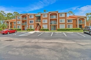 1240 Wildwood Lakes Blvd in Naples, FL - Building Photo