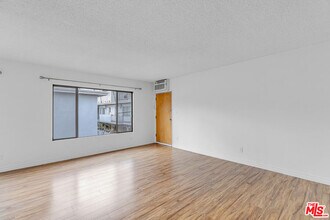 1800 N Harvard Blvd in Los Angeles, CA - Building Photo - Building Photo