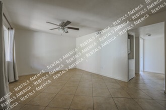 1014 E Spence Ave, Unit 108 in Tempe, AZ - Foto de edificio - Building Photo