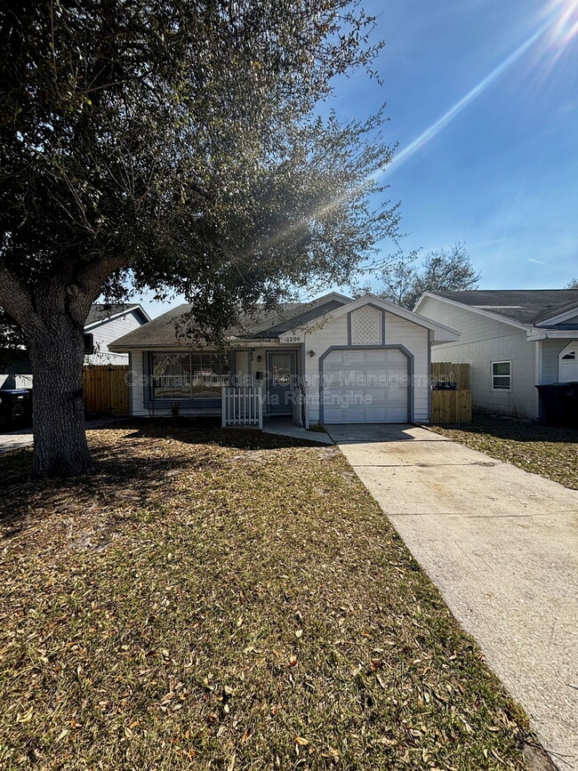 1209 Roma Ct in Orlando, FL - Building Photo - Building Photo