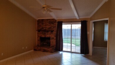 4817 72nd St in Lubbock, TX - Building Photo - Building Photo
